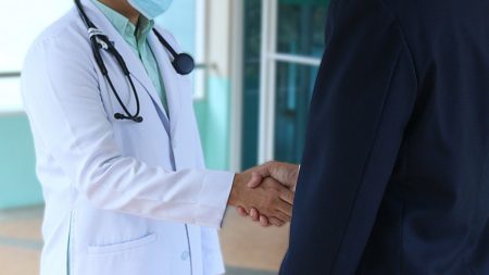 Médecin de garde : comment le contacter ?