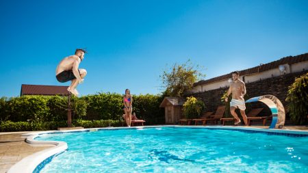 Piscine coque idéale : comment bien la choisir ?