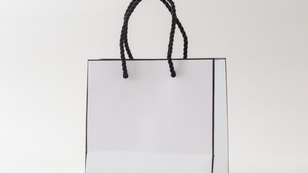 Sacs en plastique personnalisés : l'outil marketing idéal pour booster la visibilité