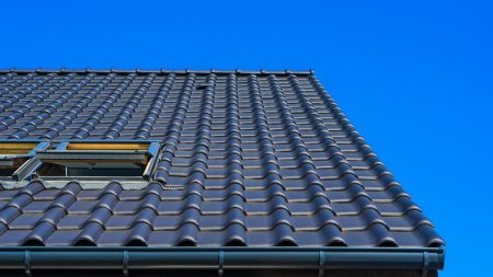 Couvreur à Dijon : des services complets pour une toiture performante et durable