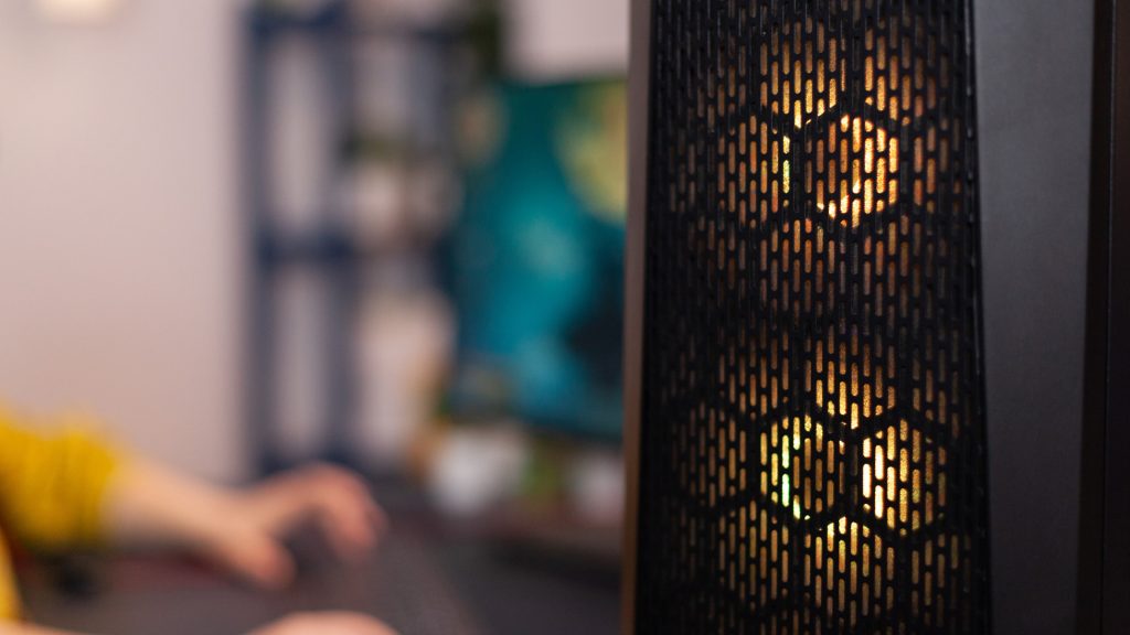 Pourquoi les PC fanless sont incontournables dans l’industrie ?